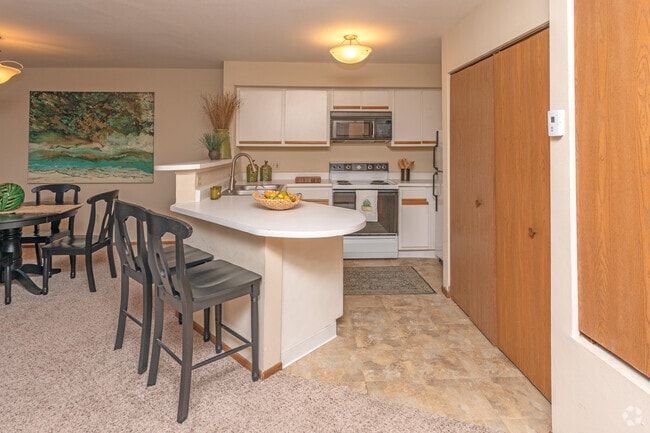 1HAB, 1BA, Modelo - 800SF - ReNew West Bloomington