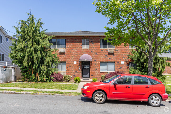 Front view. - Bridgeview Garden Apartments