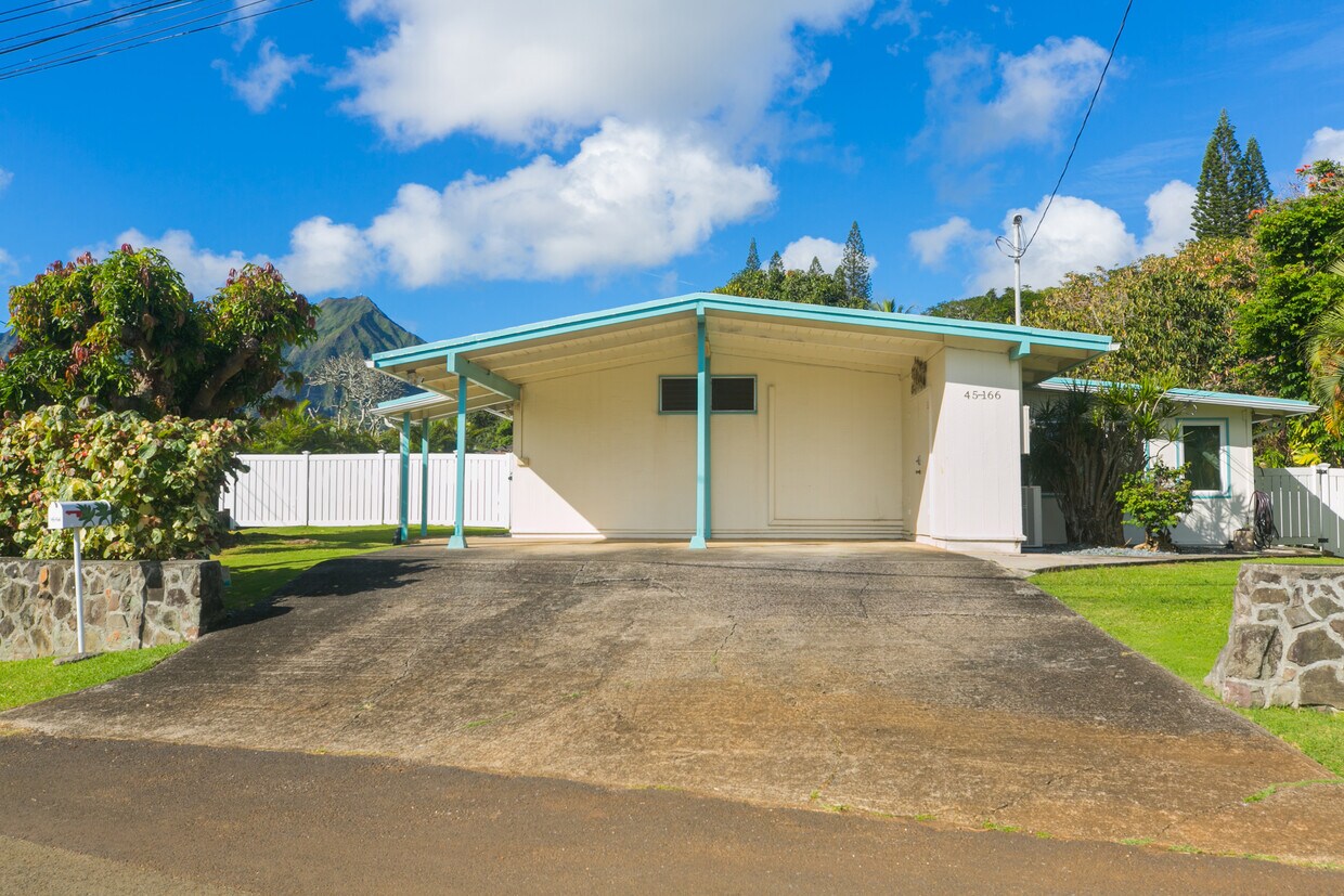 45166166 Mahalani Pl, Kaneohe, HI 96744 House Rental in Kaneohe, HI