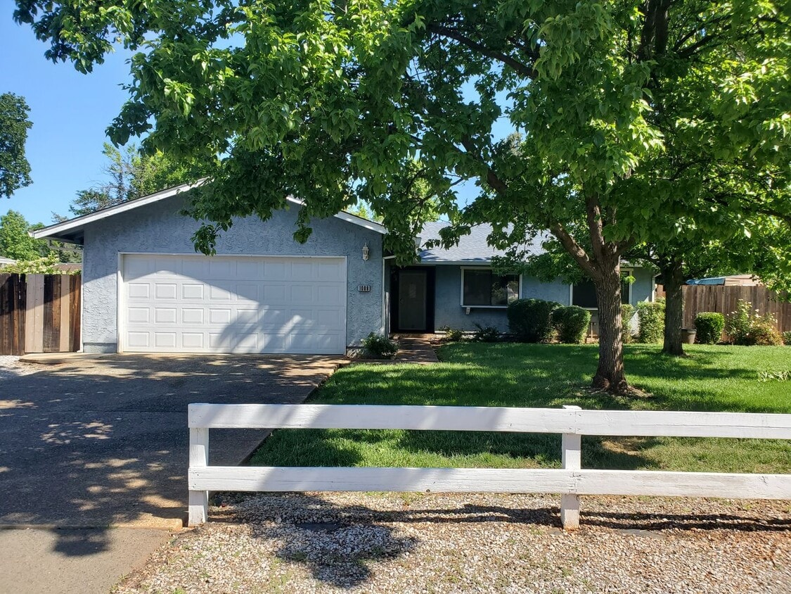 Primary Photo - Available Soon, 3 Bedroom 2 Bath House wit...