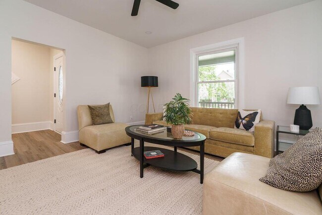 Foto del edificio - 348 E Morrill Ave