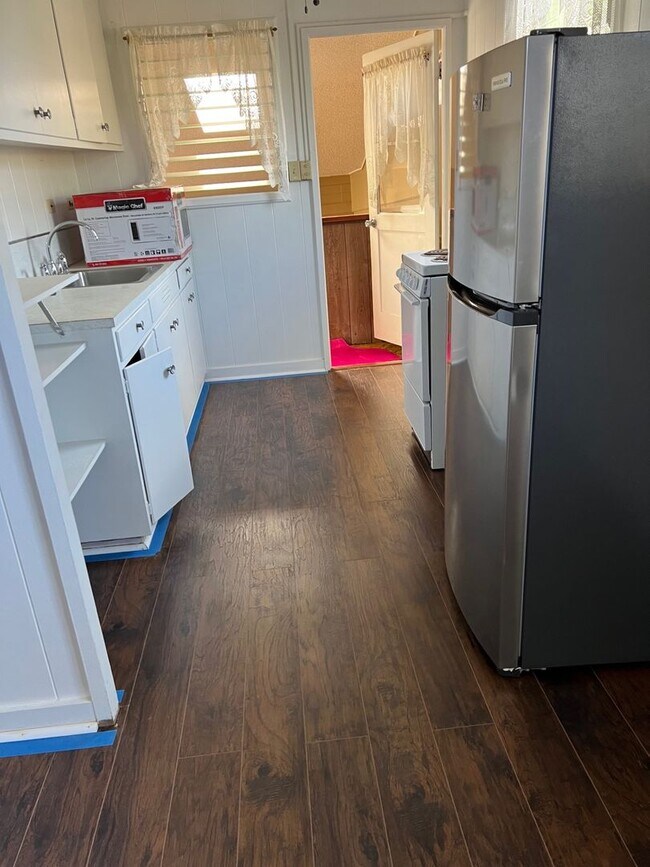 Building Photo - Single Family House 3 bedroom