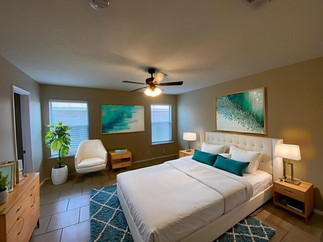 Building Photo - Charming and Spacious Home in a Quiet and ...