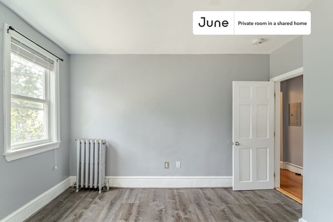 Foto del edificio - Room in Shared 3 bed/1.5 bath home