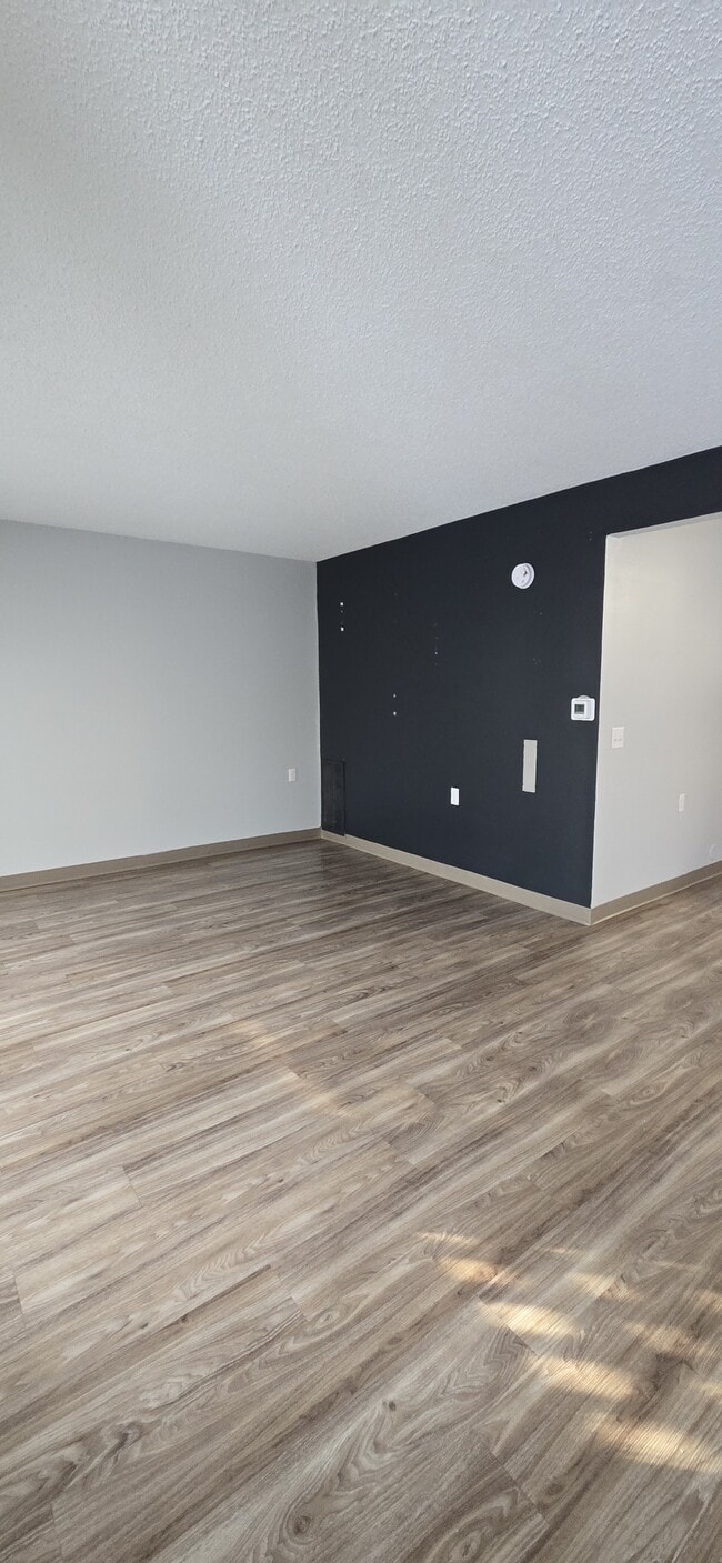 Building Photo - 260 Frenn Ave