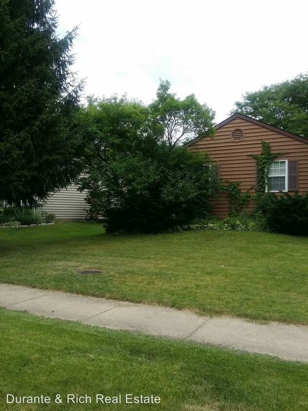 Building Photo - 2031 University Dr