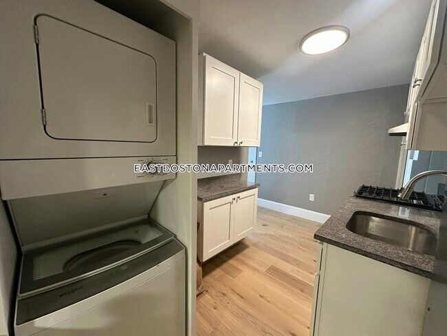 Foto del edificio - 43-43A Cottage St