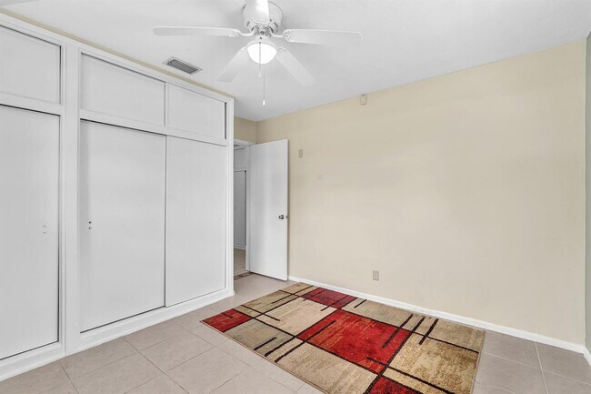 Foto del edificio - 6143 NW 22nd St