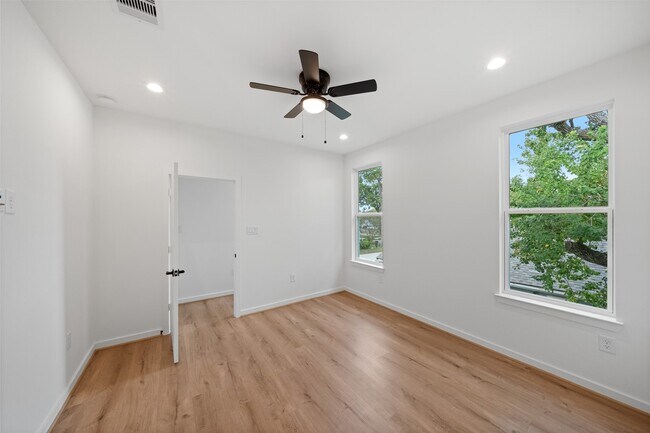 Foto del edificio - 1408 Enid St