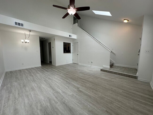 Foto del edificio - 61 Riverchase Dr