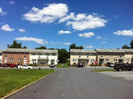 Building Photo - 1111 Pine Grove Cir