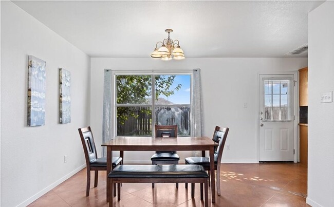 Foto del edificio - 3807 Littleleaf Ct