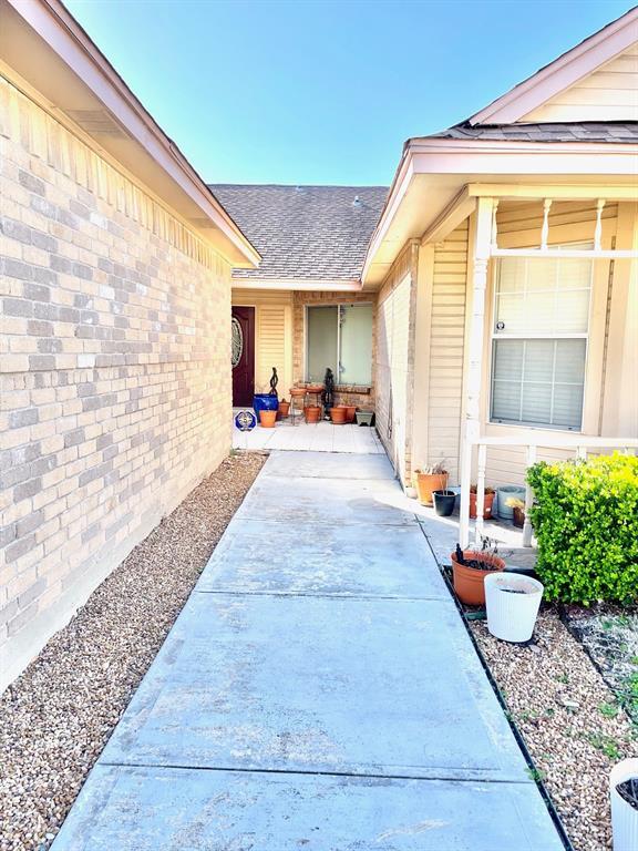 Building Photo - 3258 Meadway Dr