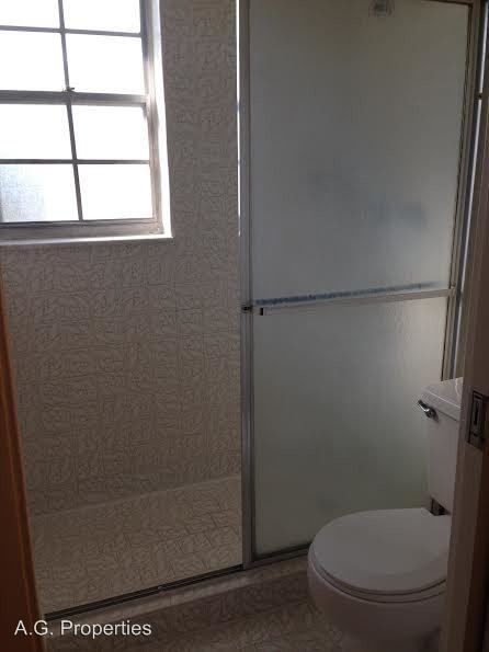 Foto del edificio - 200 Rex Ave