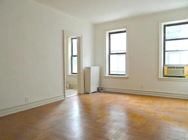 Building Photo - 811 Cortelyou Rd