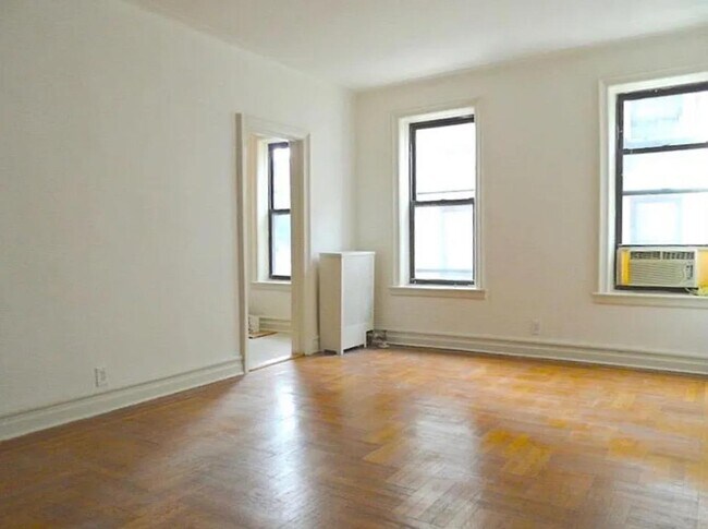 Foto del edificio - 811 Cortelyou Rd