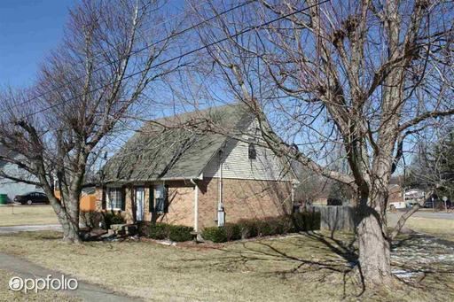 Building Photo - 501 Hickory Ln