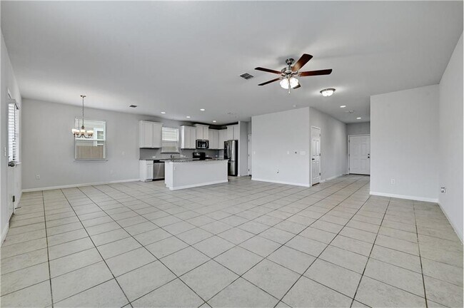 Foto del edificio - 6408 Owl Creek Ln