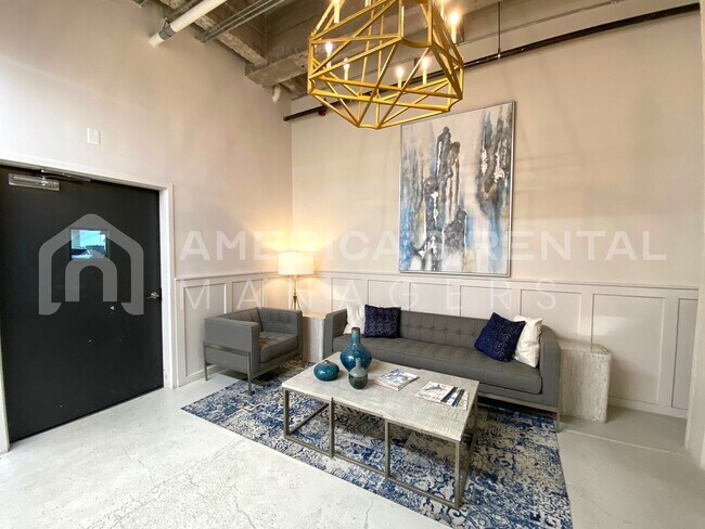 Building Photo - DEPOSIT PENDING!!! Move in special!Fully F...