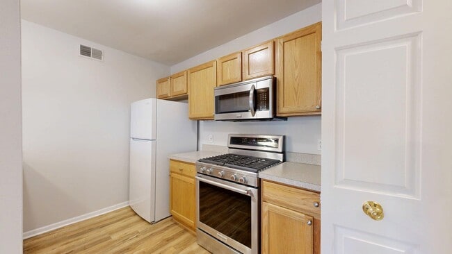 Building Photo - 2718 S Knightsbridge Cir
