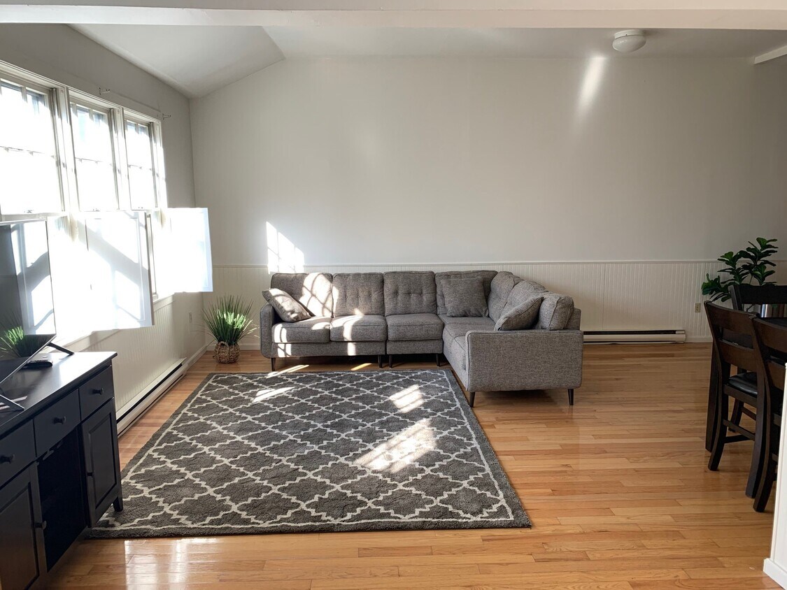 Foto principal - 83 Mill St
