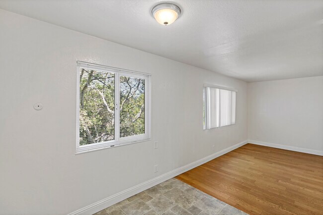 Foto del edificio - 21 Leisure Ln