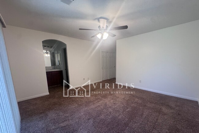 Foto del edificio - 5512 Cherry Creek Ln