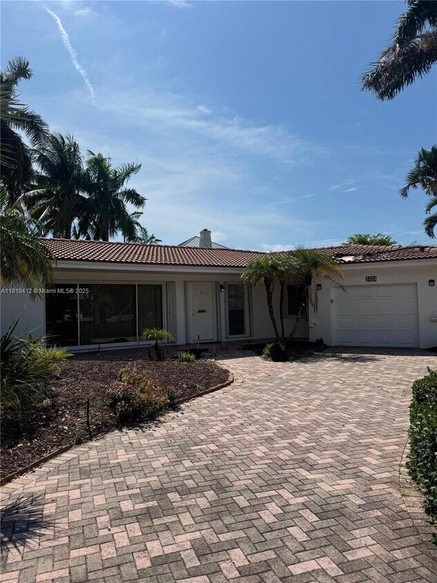 Foto principal - 2404 NE 28th Ave