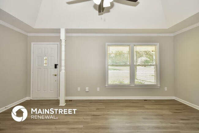 Foto del edificio - 1323 Oak Valley Dr