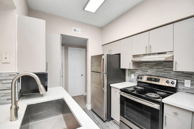 Foto del edificio - 3225 Woodland Park Dr