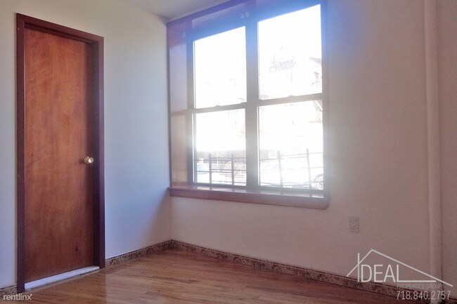 Building Photo - 224 Dahill Rd