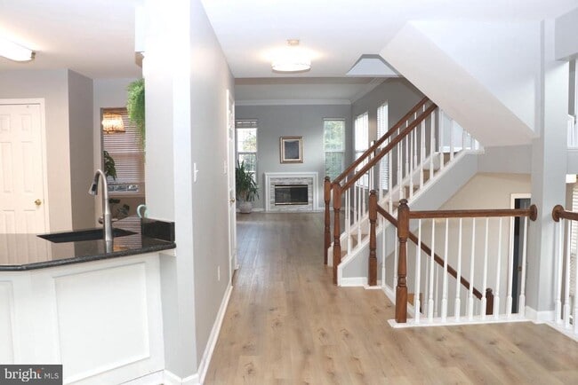 Foto del edificio - 46740 Graham Cove Square