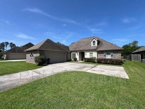 Building Photo - 18063 River Landing Dr