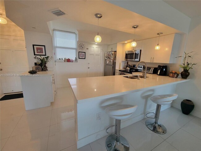 Foto del edificio - 3703 NE 166th St