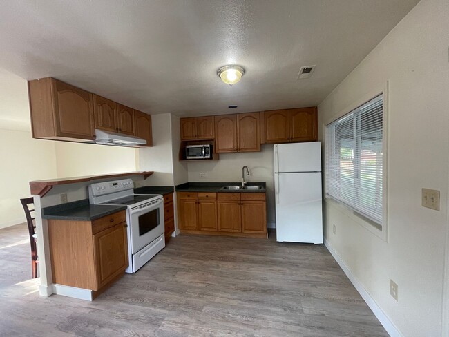 Foto del edificio - EAST BREMERTON 2 BED 1 BATH