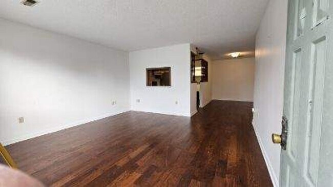 Foto del edificio - 1426 Montvale Station Rd