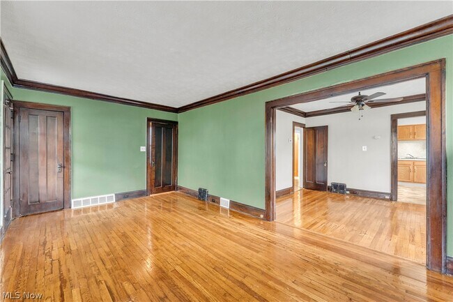 Building Photo - 1467 Larchmont Rd