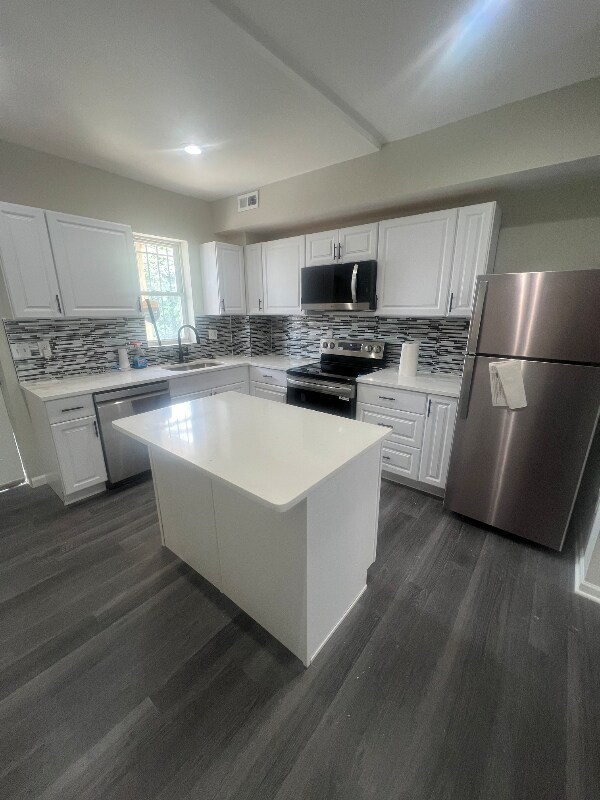 Foto principal - 503 N Glover St