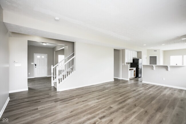 Building Photo - 6555 Eagle Crossing Blvd
