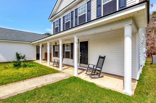Building Photo - Beautiful home in Lakes of Summerville