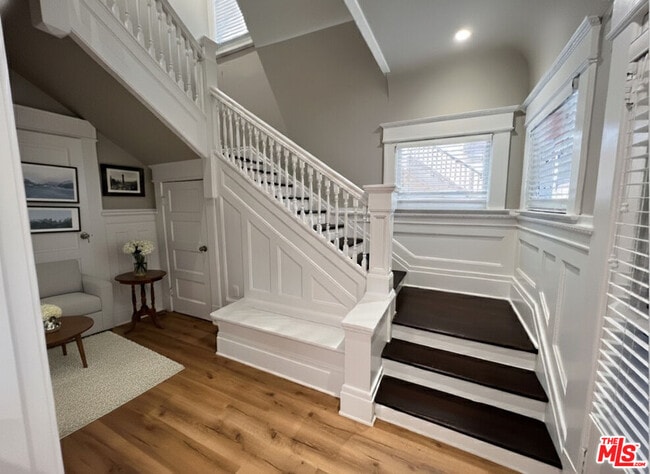 Foto del edificio - 1383 W 23rd St