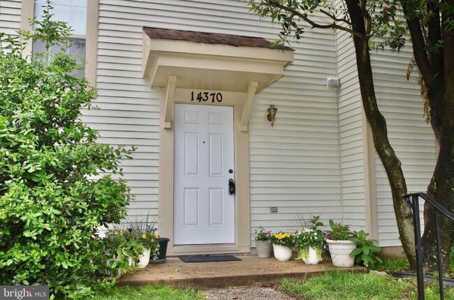 Foto del edificio - 14370 Gringsby Ct