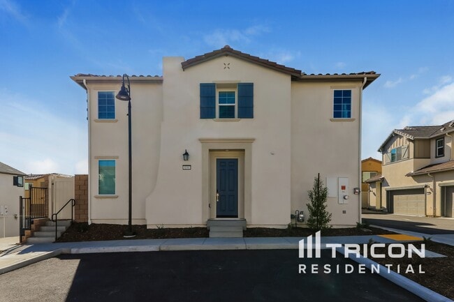Building Photo - 31597 Dwight Dr