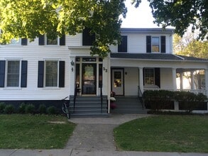 Building Photo - 52 Center St