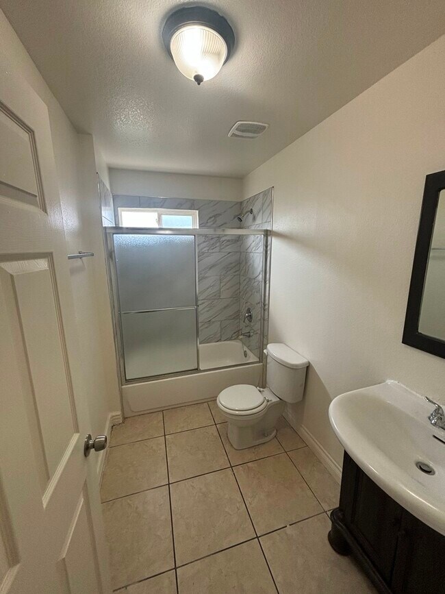 Foto del edificio - 413 E 109th St