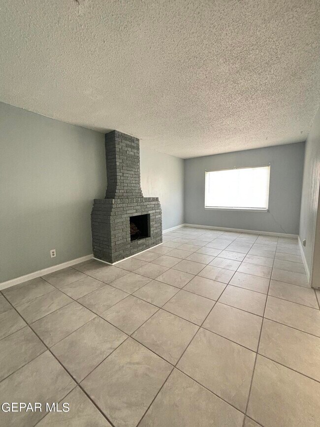 Building Photo - 10093 Alcan St