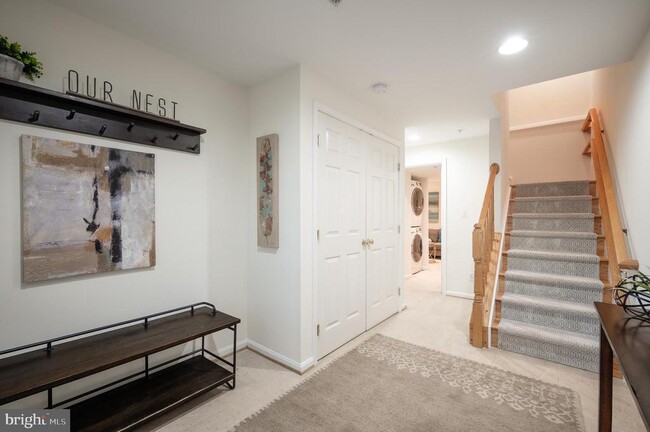 Building Photo - 122 Sanborn Pl