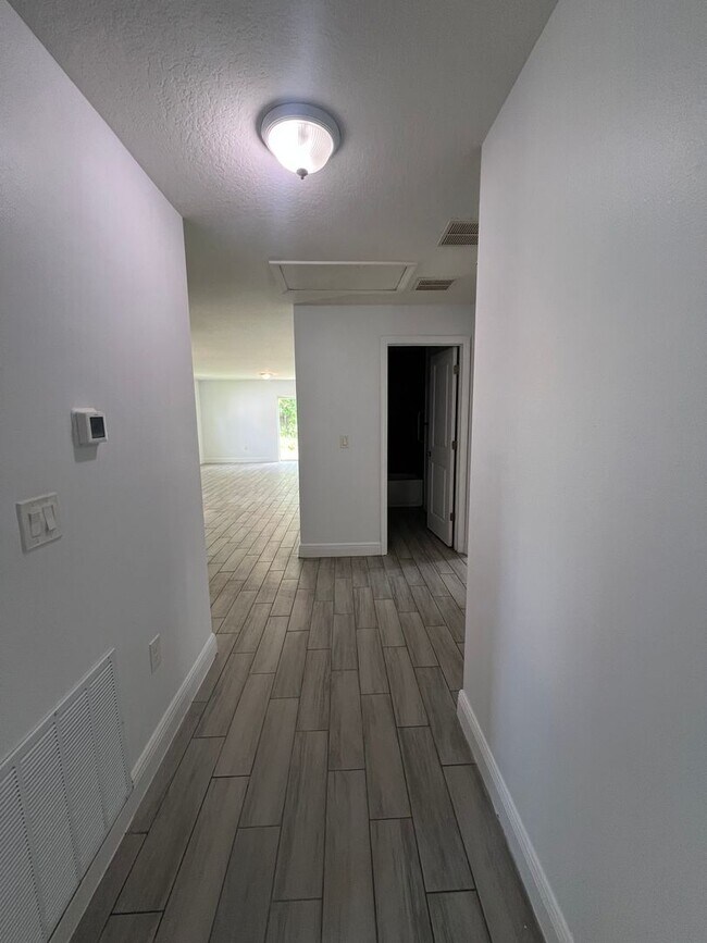Foto del edificio - Beautiful 3-bedroom 2 bath single story home in SW Orlando near International Drive