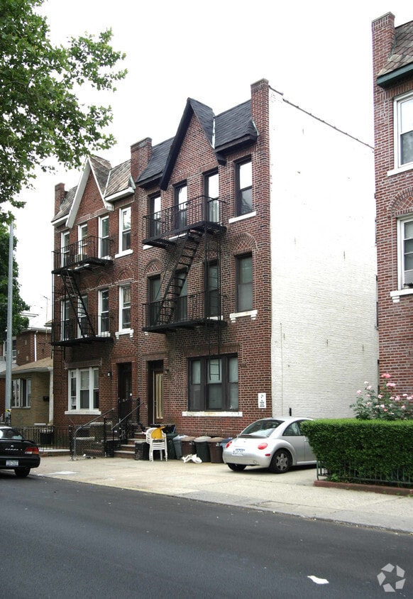 Primary Photo - 2050 Bay Ridge Ave