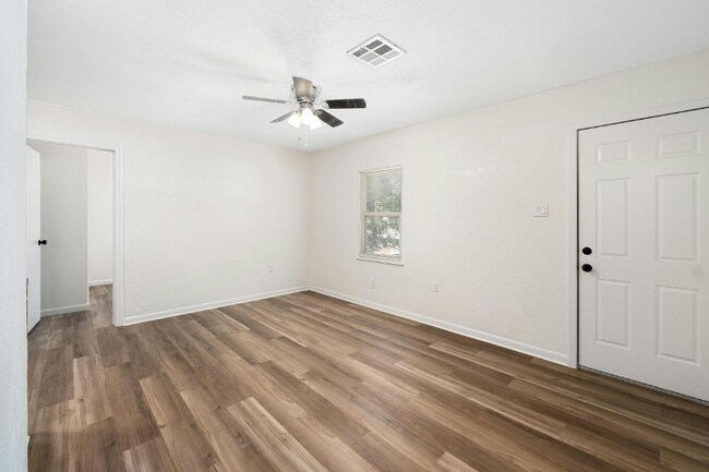 Foto del edificio - 413 W Croslin St